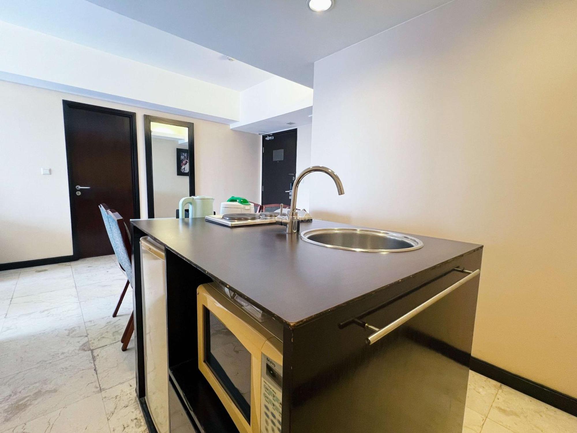 Cozy Living And Spacious 2br Braga Walk By Travelio Apartemen *
